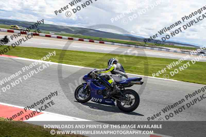 cadwell no limits trackday;cadwell park;cadwell park photographs;cadwell trackday photographs;enduro digital images;event digital images;eventdigitalimages;navarra;no limits trackdays;peter wileman photography;racing digital images;trackday digital images;trackday photos